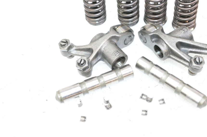 photo de VALVOLA ASPIRAZIONE PEUGEOT SATELIS 125 (2010 - 2012) - Altra angolazione