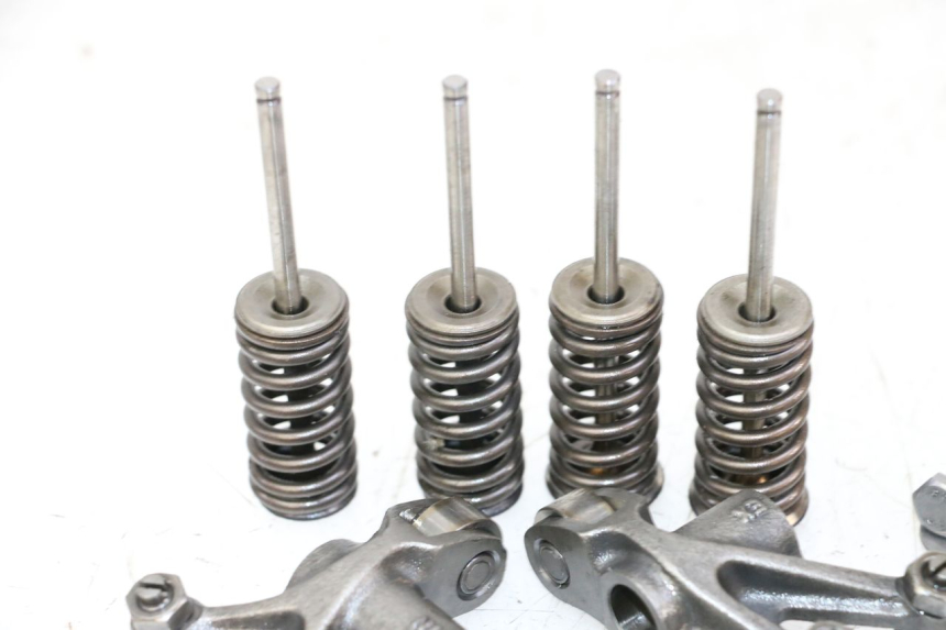 photo de VALVOLA ASPIRAZIONE PEUGEOT SATELIS 125 (2010 - 2012) - Vista d'insieme del prodotto