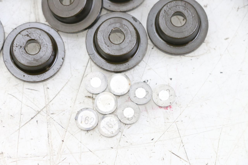 photo de VALVOLA ASPIRAZIONE SUZUKI GSR 750 (2011 - 2017) - Dettaglio del componente