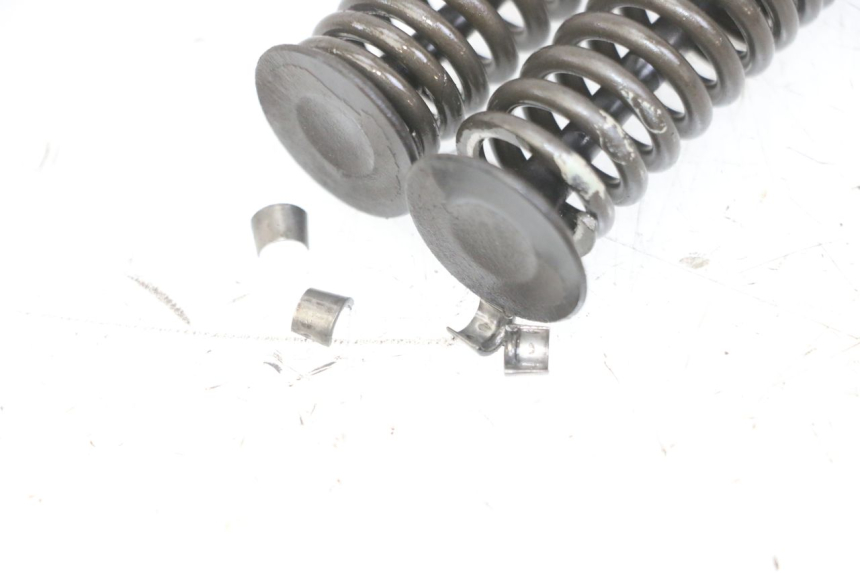 photo de VALVOLA ASPIRAZIONE PIAGGIO VESPA GRANTURISMO 200 (2004 - 2005) - Dettagli dei punti di fissaggio