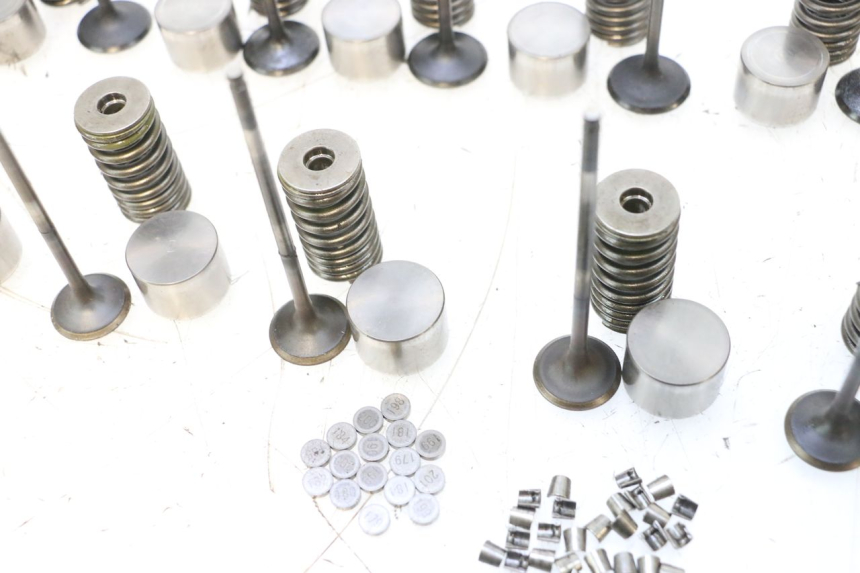 photo de VALVOLA ASPIRAZIONE YAMAHA XJ6 600 (2008 - 2016) - Caratteristiche distintive