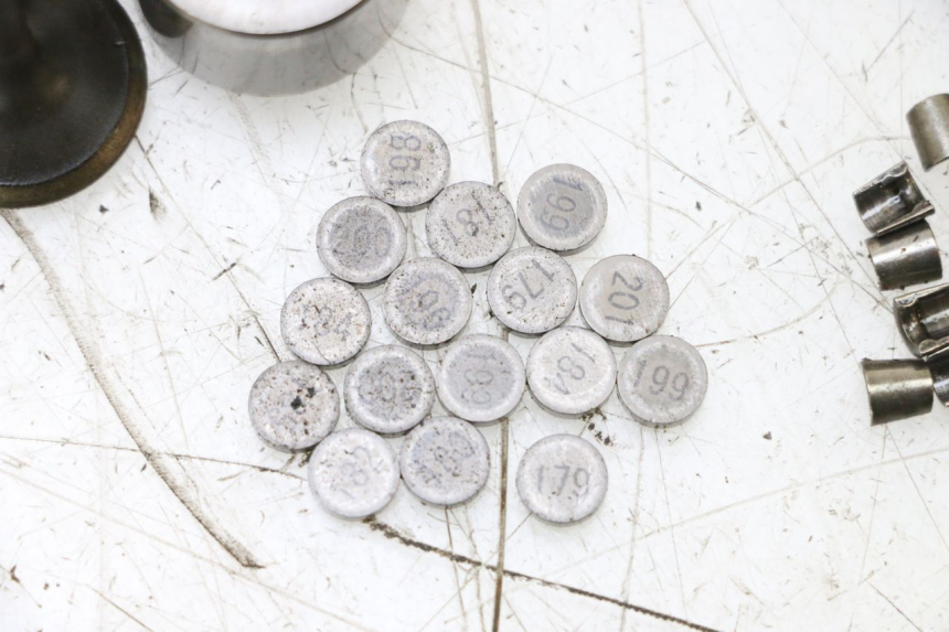 photo de VALVOLA ASPIRAZIONE YAMAHA XJ6 600 (2008 - 2016) - Ispezione visiva dettagliata