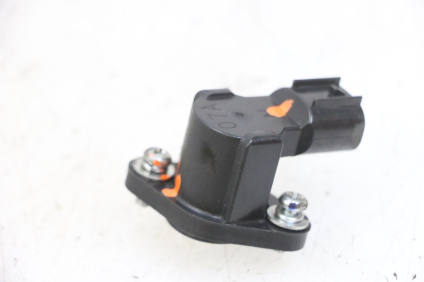 photo de ARIA AUTOMATICA PEUGEOT KISBEE 4T 50 (2018 - 2022) - Altra angolazione