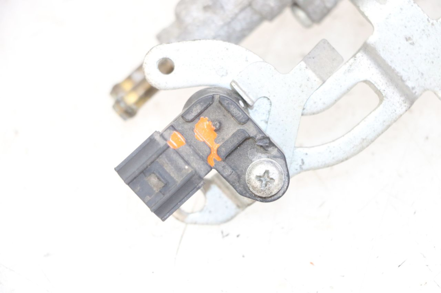 photo de ARIA STARTER YAMAHA XJ6 ABS 600 (2008 - 2016) - Stato della superficie e materiale