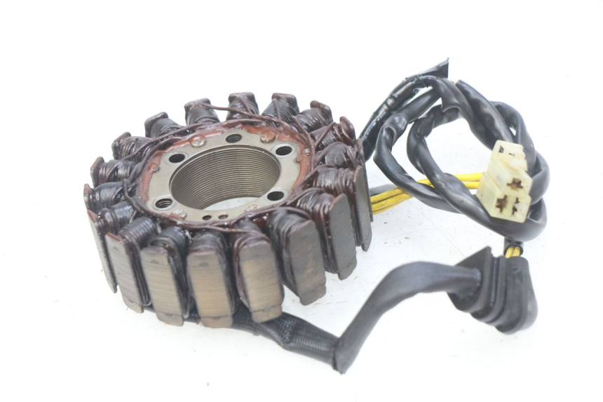 photo de STATOR HONDA CBR RR FIREBLADE 900 (1992 - 1994) - Primo piano tecnico