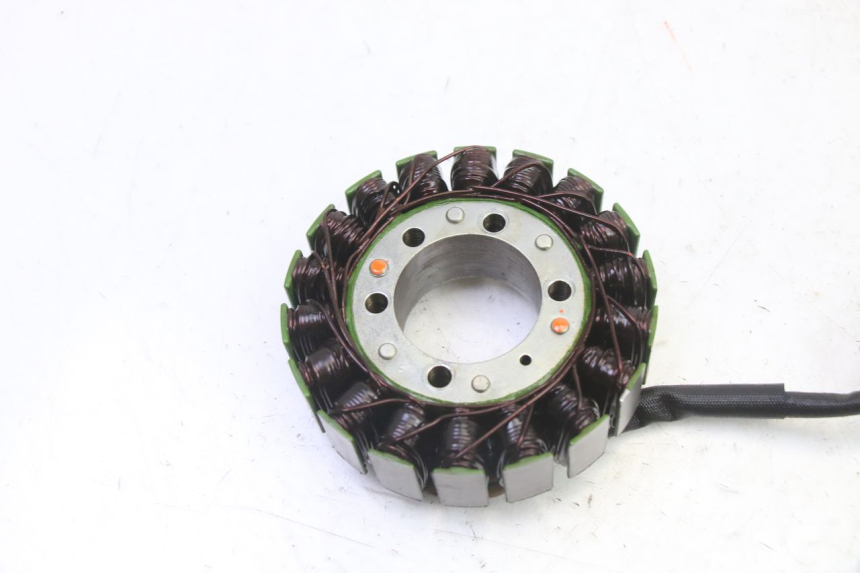 photo de STATOR HONDA CBR RR FIREBLADE 900 (1992 - 1994) - Altra angolazione