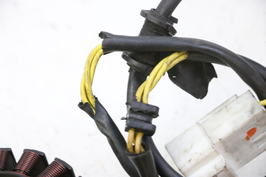 photo de STATOR HONDA FES S-WING SWING ABS 125 (2007 - 2015) - Dettaglio del componente