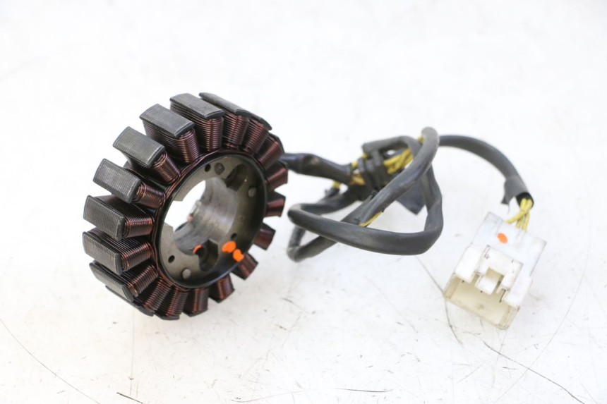 photo de STATOR HONDA FES S-WING SWING ABS 125 (2007 - 2015) - Altra angolazione