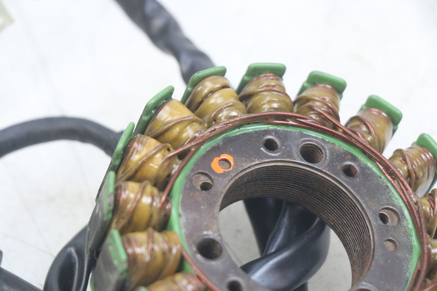 photo de STATOR YAMAHA FZS FAZER 600 (1998 - 2001) - Primo piano tecnico