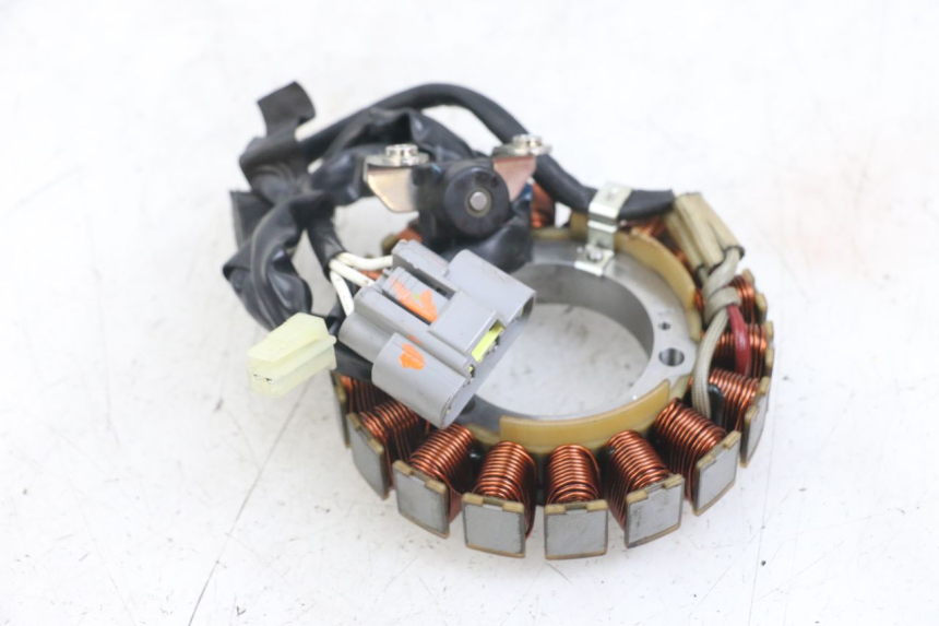 photo de STATOR YAMAHA MT-07 MT07 ABS 700 (2014 - 2017) - Stato della superficie e materiale
