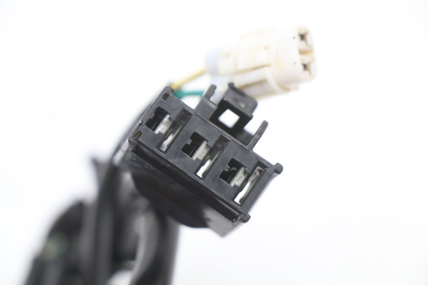 photo de STATORE KAWASAKI NINJA 400 (2018 - 2023) - Dettagli dei punti di fissaggio