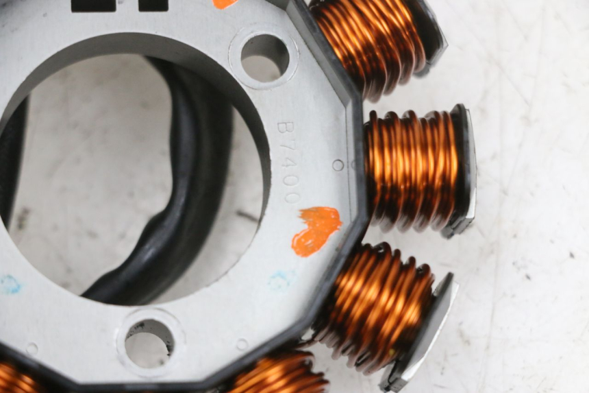 photo de STATORE YAMAHA TRICITY 300 (2020 - 2024) - Dettagli dei punti di fissaggio