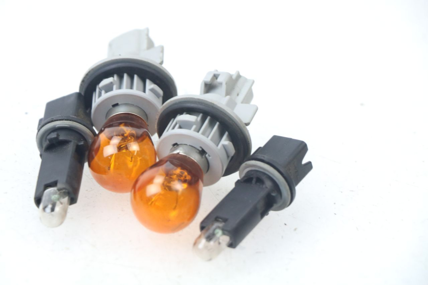 photo de SUPPORTO LAMPADINA SUZUKI AN BURGMAN 400 (2006 - 2010) - Vista principale