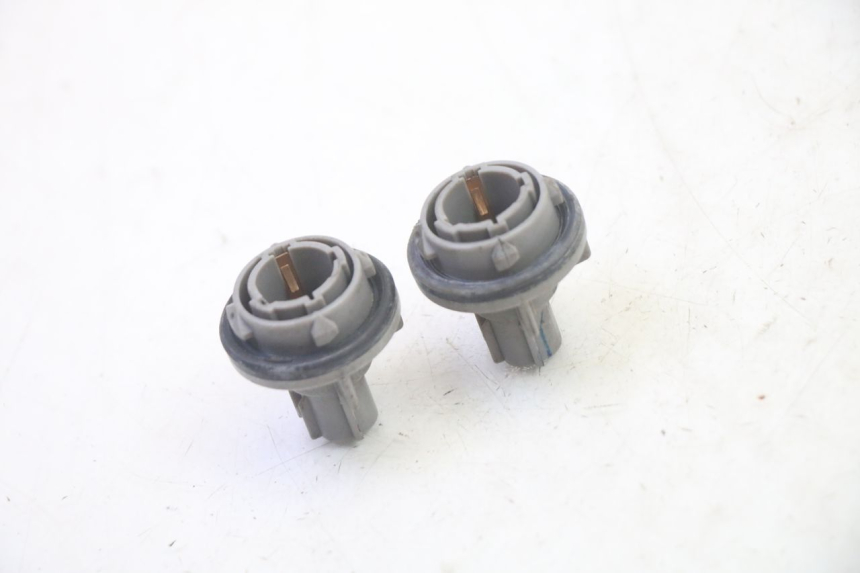 photo de SUPPORTO LAMPADA SUZUKI BURGMAN 125 (2007 - 2014) - Vista principale