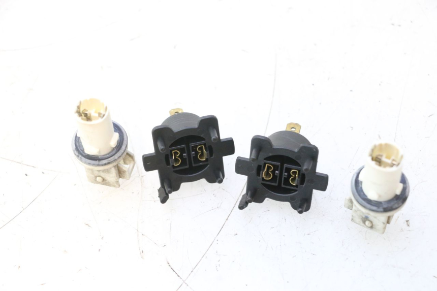 photo de SUPPORTO LAMPADA SUZUKI BURGMAN 125 (2007 - 2014) - Vista principale