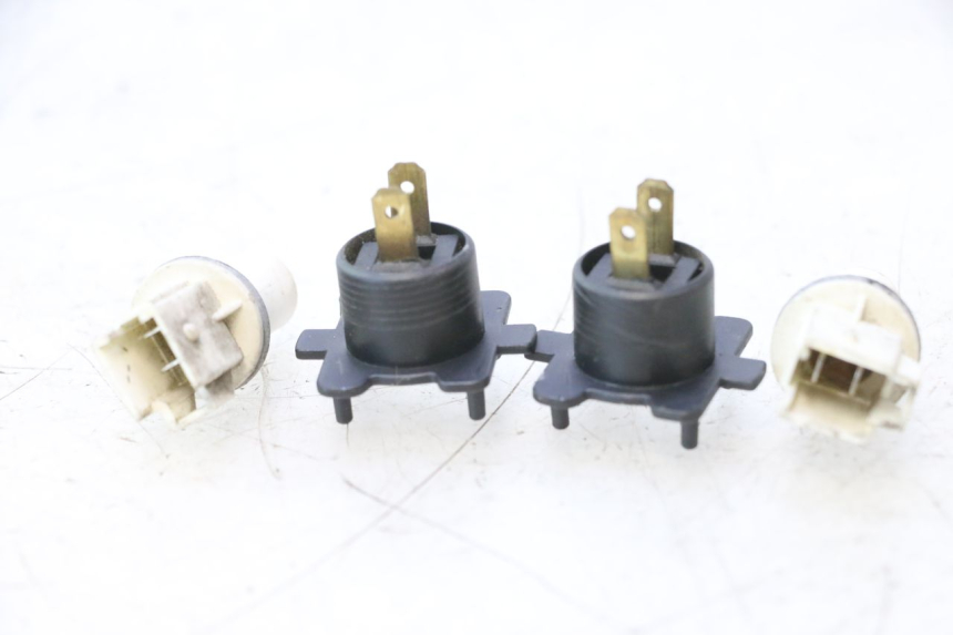 photo de SUPPORTO LAMPADA SUZUKI BURGMAN 125 (2007 - 2014) - Zoom sullo stato d'uso