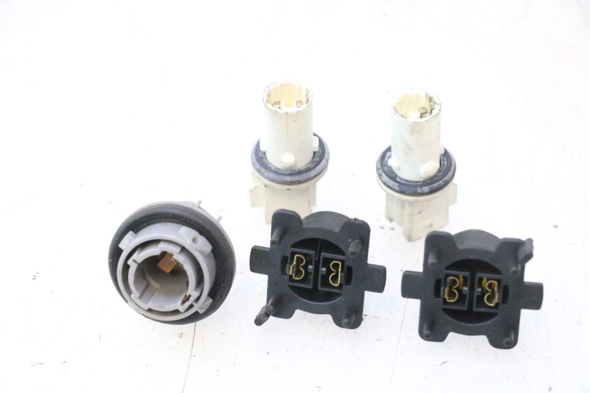 photo de SUPPORTO LAMPADA SUZUKI BURGMAN 125 (2007 - 2014) - Vista principale