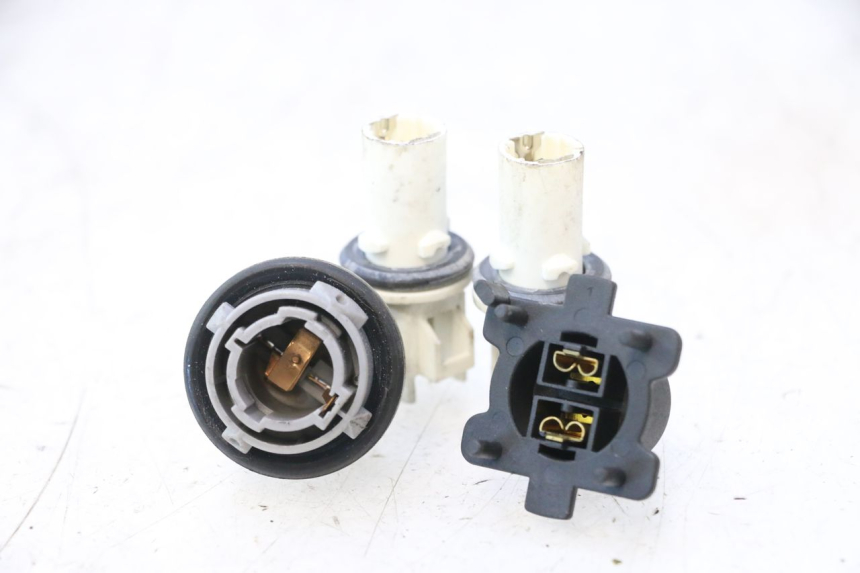 photo de SUPPORTO LAMPADA SUZUKI BURGMAN 125 (2007 - 2014) - Primo piano tecnico