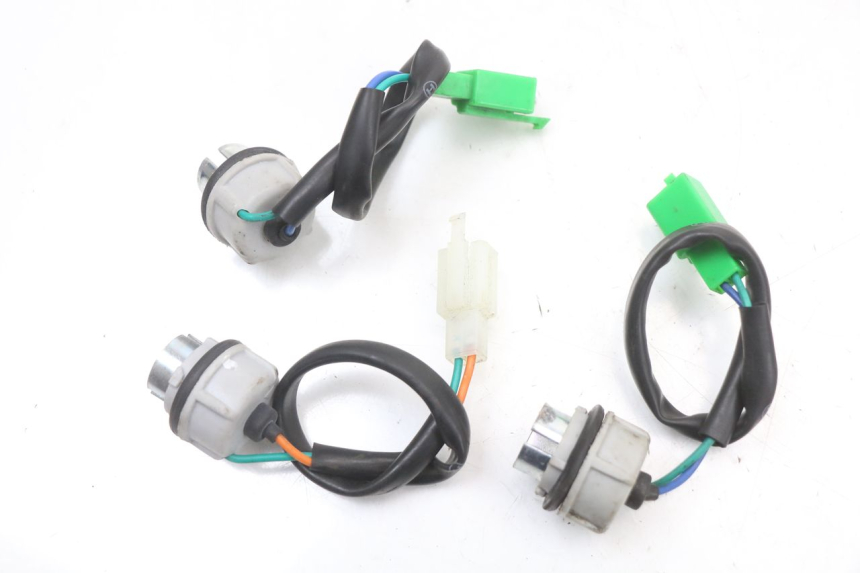 photo de SUPPORTO LAMPADA PEUGEOT KISBEE 4T 50 (2018 - 2022) - Zoom sullo stato d'uso