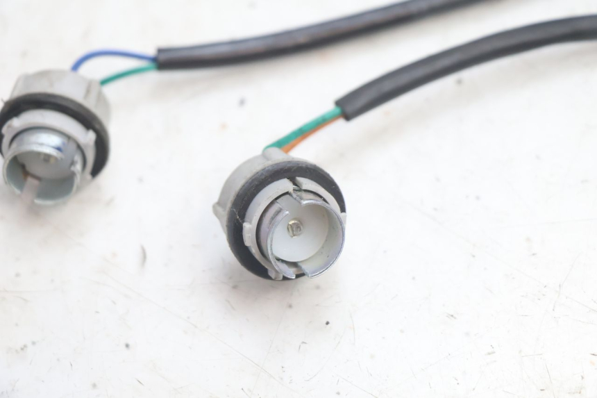photo de SUPPORTO LAMPADA PEUGEOT KISBEE 4T 50 (2018 - 2022) - Zoom sullo stato d'uso