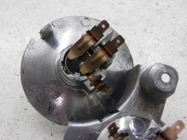 photo de SUPPORTO LAMPADINA PIAGGIO LX 125 (1998 - 2000) - Dettaglio del componente