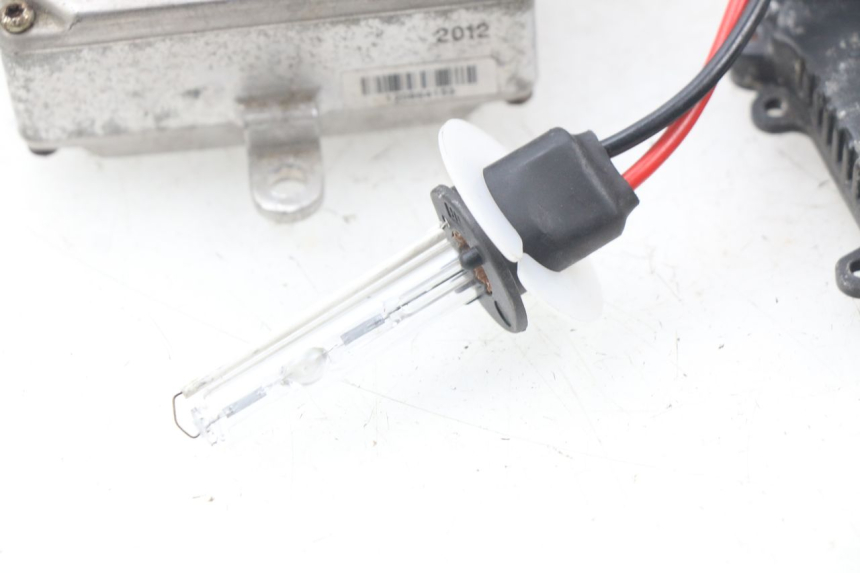 photo de SUPPORTO LAMPADINA DAELIM S2 125 (2006 - 2007) - Stato della superficie e materiale