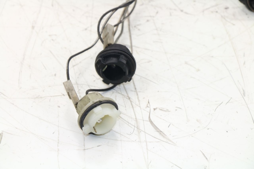 photo de SUPPORTO LAMPADINA SUZUKI UH BURGMAN 125 (2002 - 2006) - Primo piano tecnico