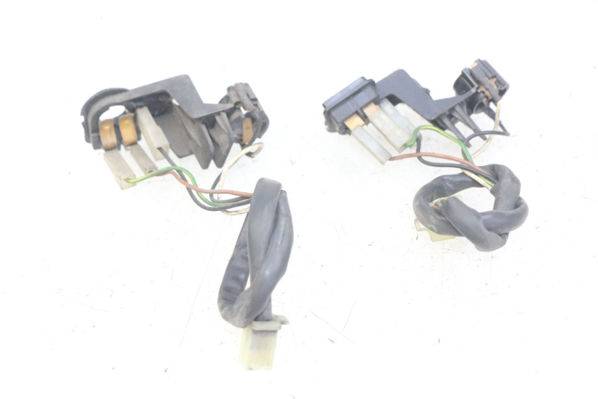 photo de SUPPORTO LAMPADA YAMAHA XMAX X-MAX 125 (2006 - 2009) - Zoom sullo stato d'uso