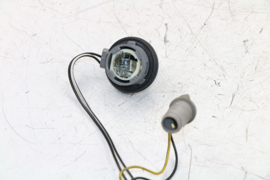 photo de SUPPORTO LAMPADINA PIAGGIO X8 STREET 125 (2006 - 2007) - Altra angolazione