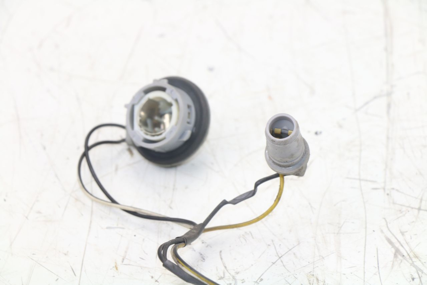 photo de SUPPORTO LAMPADINA PIAGGIO XEVO - X EVO 125 (2007 - 2017) - Dettagli dei punti di fissaggio