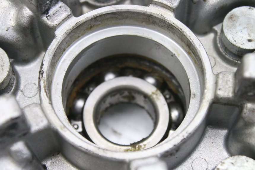 photo de SUPPORTO CORONA SUZUKI GSF S BANDIT 600 (2000 - 2004) - Zoom sullo stato d'uso