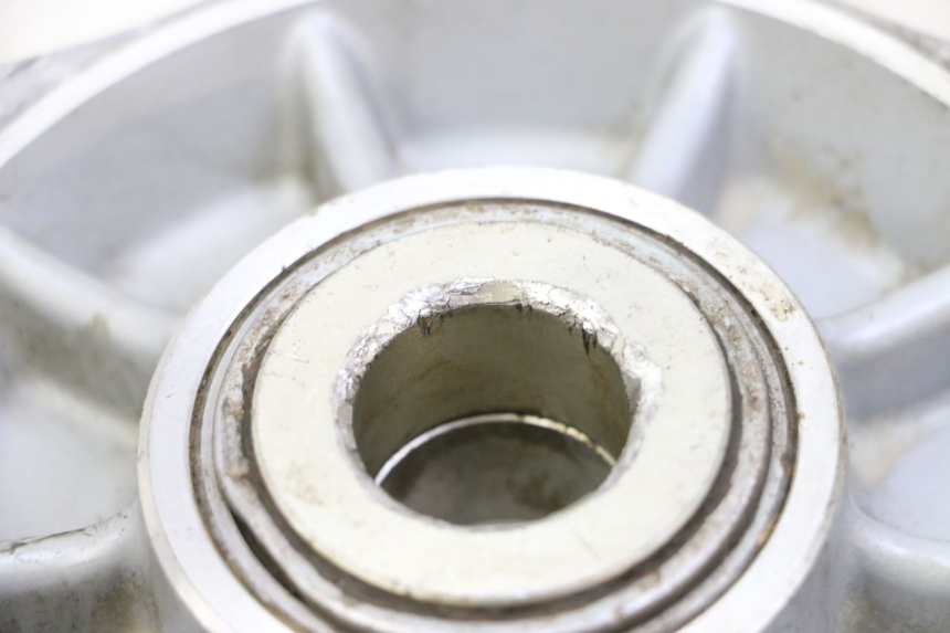 photo de CORONA SUPPORTO KTM SUPERENDURO R 950 (2005 - 2009) - Stato della superficie e materiale