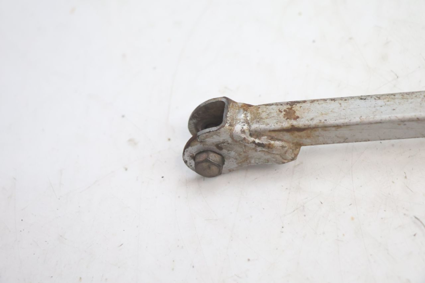 photo de SUPPORTO PINZA POSTERIORE SUZUKI DR S 600 (1985 - 1989) - Dettaglio del componente