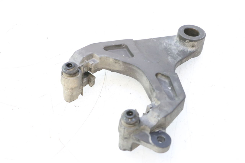 photo de SUPPORTO PINZA POSTERIORE YAMAHA FJR 1300 (2001 - 2005) - Primo piano tecnico