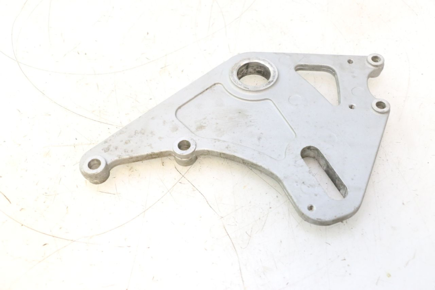 photo de SUPPORTO PINZA FRENO POSTERIORE GILERA GP 800 (2007 - 2013) - Altra angolazione