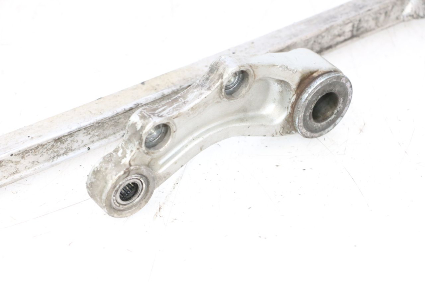 photo de SUPPORTO PINZA POSTERIORE KAWASAKI GPX F ZX750F 750 (1986 - 1990) - Primo piano tecnico