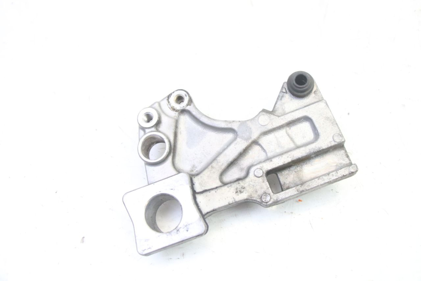 photo de SUPPORTO PINZA FRENO POSTERIORE SUZUKI GSR 750 (2011 - 2017) - Dettaglio del componente