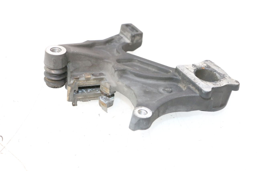 photo de SUPPORTO PINZA FRENO POSTERIORE SUZUKI GSR 600 (2005 - 2012) - Dettaglio del componente