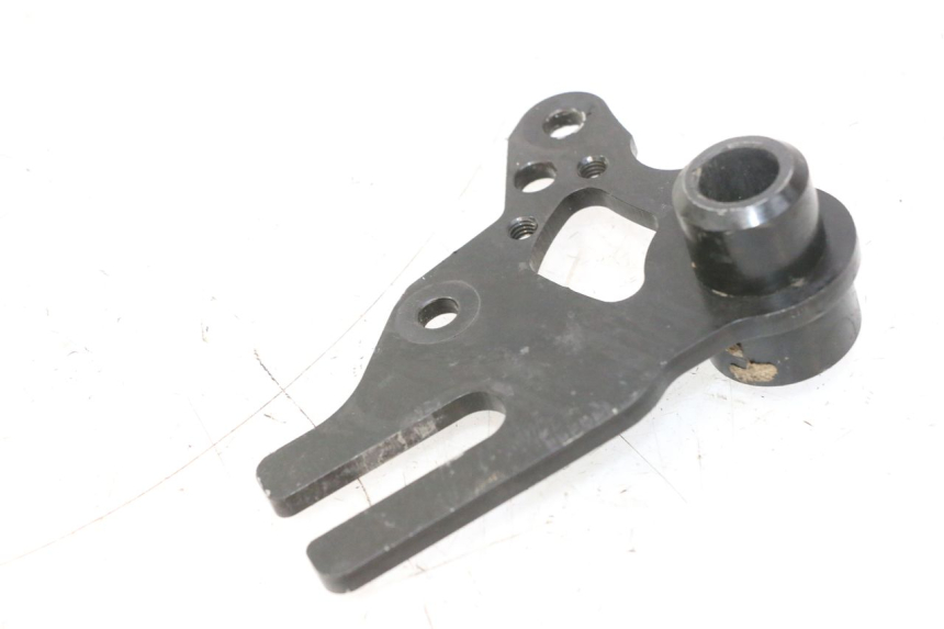 photo de SUPPORTO PINZA POSTERIORE RIEJU MRT PRO SUPERMOTARD 50 (2007 - 2018) - Zoom sullo stato d'uso