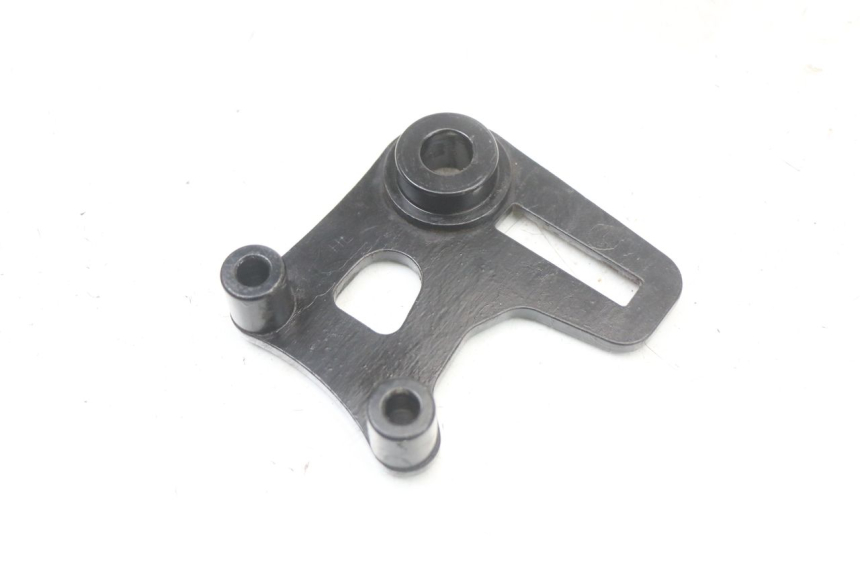 photo de SUPPORTO PINZA POSTERIORE REGAL RAPTOR SPYDER 125 (2010 - 2018) - Dettaglio del componente