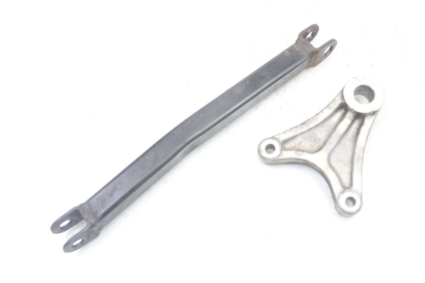 photo de SUPPORTO PINZA POSTERIORE SUZUKI GS F 500 (2004 - 2007) - Dettaglio del componente