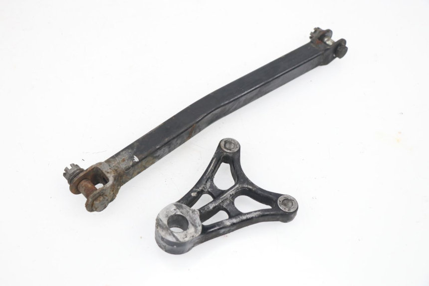 photo de SUPPORTO PINZA FRENO POSTERIORE SUZUKI GSXF GSX F 600 (1988 - 1997) - Dettaglio del componente