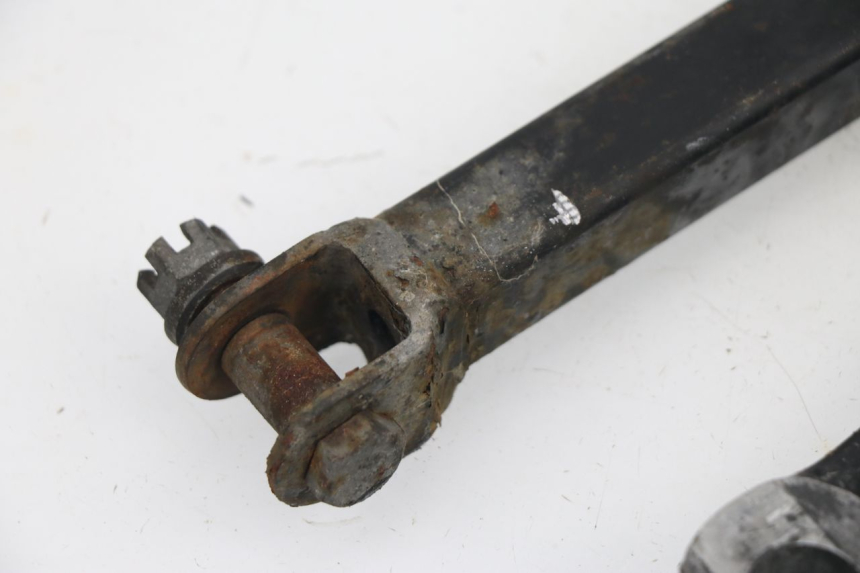 photo de SUPPORTO PINZA FRENO POSTERIORE SUZUKI GSXF GSX F 600 (1988 - 1997) - Zoom sullo stato d'uso