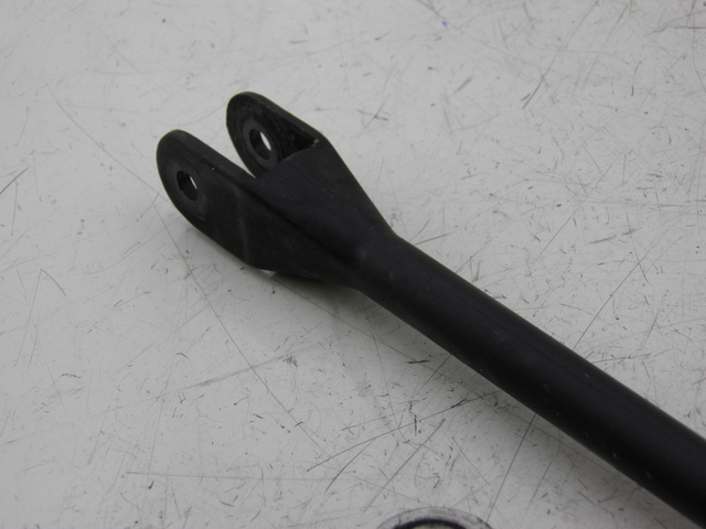 photo de SUPPORTO PINZA FRENO POSTERIORE TRIUMPH TROPHY 1200 (1996 - 2003) - Primo piano tecnico