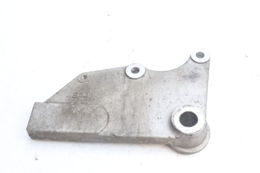 photo de SUPPORTO PINZA POSTERIORE DAELIM VJ ROADWIN 125 (2004 - 2007) - Altra angolazione
