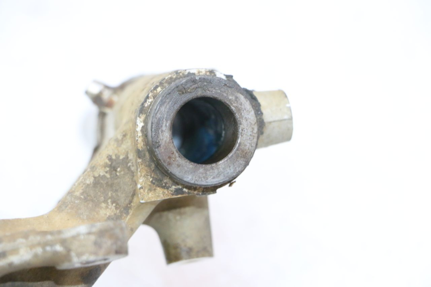 photo de SUPPORTO PINZA POSTERIORE YAMAHA YFM GRIZZLY 550 (2008 - 2015) - Primo piano ad alta risoluzione