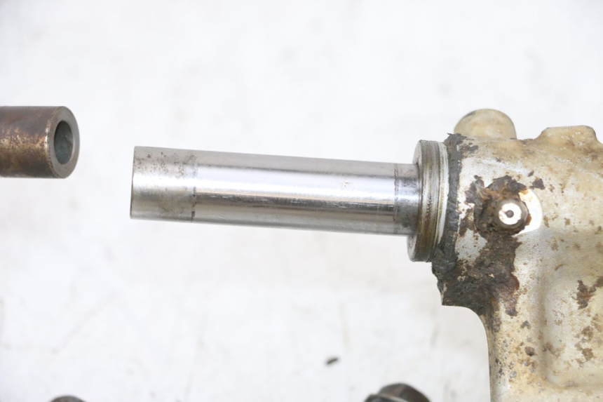 photo de SUPPORTO PINZA POSTERIORE YAMAHA YFM GRIZZLY 550 (2008 - 2015) - Angolazione alternativa