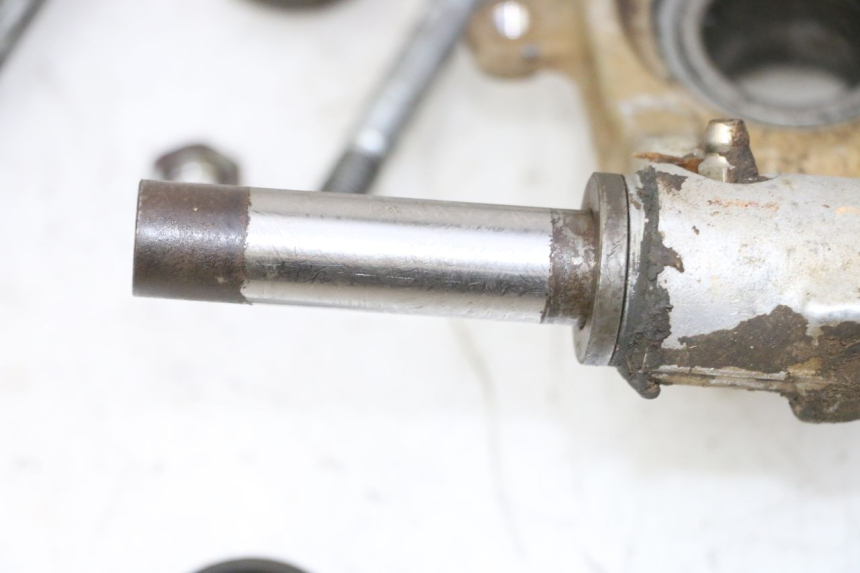 photo de SUPPORTO PINZA POSTERIORE YAMAHA YFM GRIZZLY 550 (2008 - 2015) - Zoom qualità usato