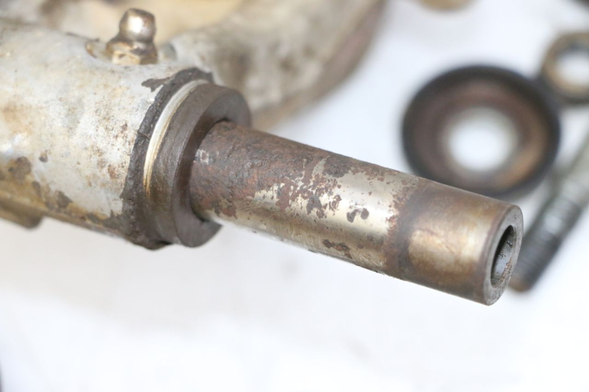 photo de SUPPORTO PINZA POSTERIORE YAMAHA YFM GRIZZLY 550 (2008 - 2015) - Panoramica del profilo