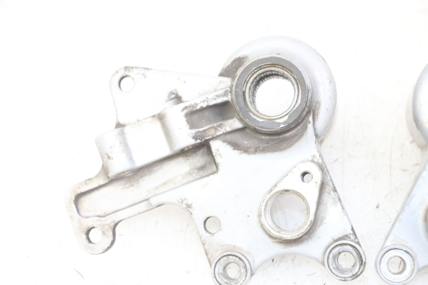 photo de SUPPORTO PINZA ANTERIORE PIAGGIO IE MP3 YOURBAN 300 (2011 - 2016) - Altra angolazione